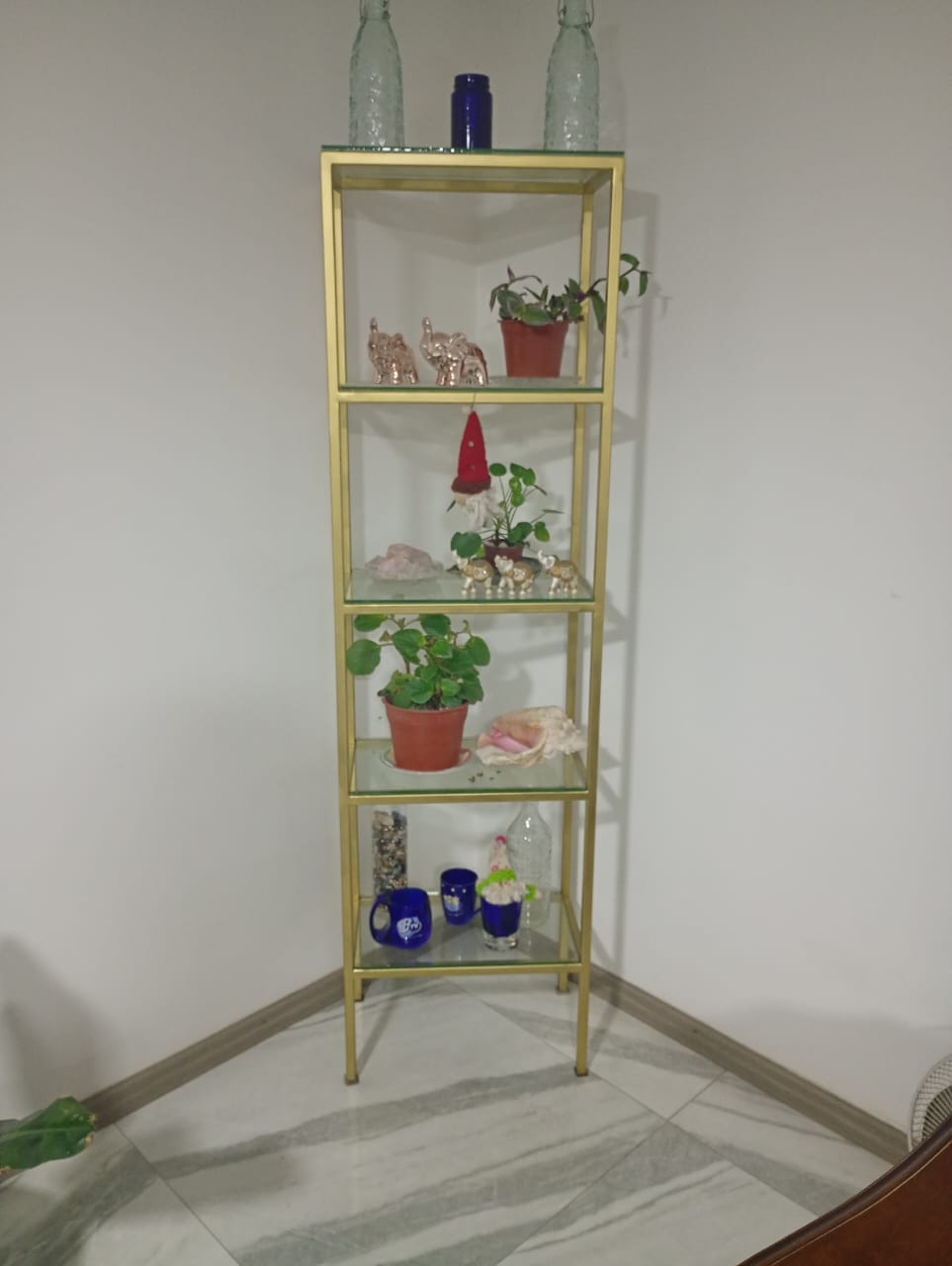 Estante roble y negro